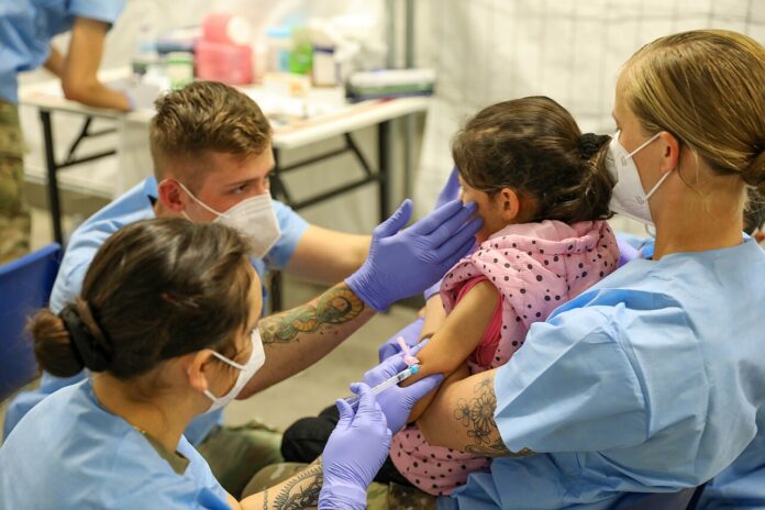 Measles_vaccine_(6844325)