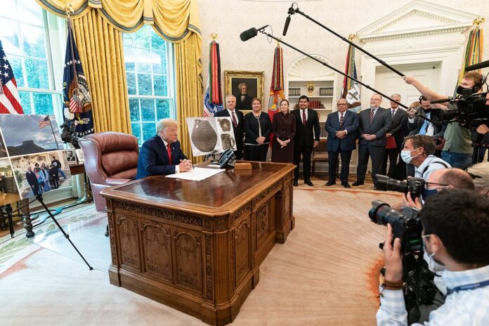 1280px-President_Trump_in_the_Oval_Office_(50355277558)