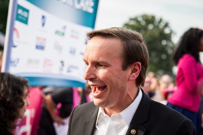 1280px-Sen_Chris_Murphy_Our_Care_Rally_U.S._Capitol Sen_Chris_Murphy