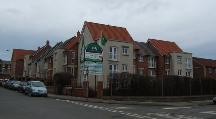 Burlington_Court,_Bridlington_-_geograph.org.uk_-_2257933
