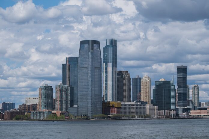 Jersey_City_skyline_with_the_Colgate_Clock,_Jersey_City,_New_Jersey