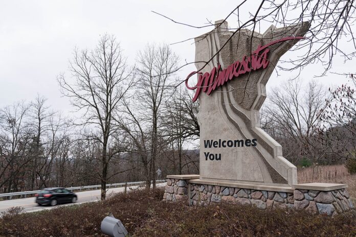 Minnesota_Welcomes_You_sign